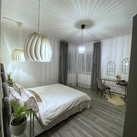Berg Apartment Braşov Buitenkant foto