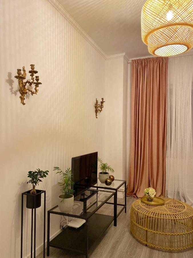 Berg Apartment Braşov Buitenkant foto