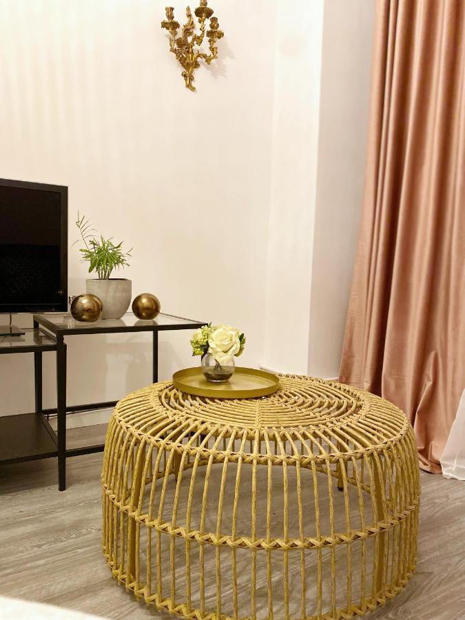 Berg Apartment Braşov Buitenkant foto