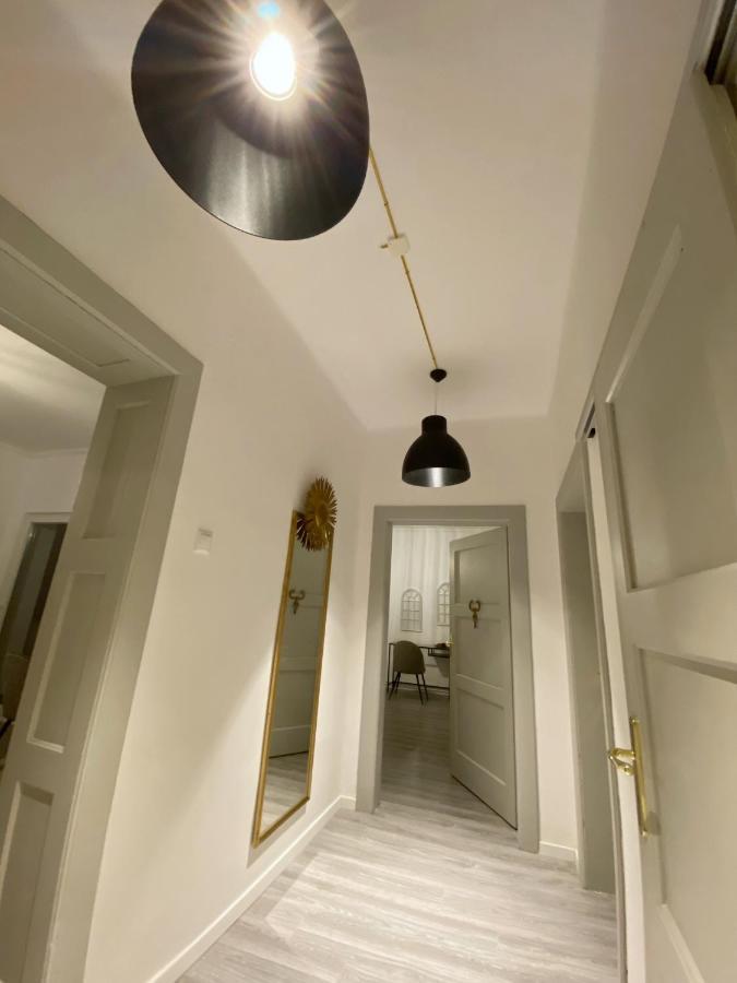 Berg Apartment Braşov Buitenkant foto