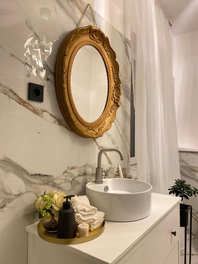 Berg Apartment Braşov Buitenkant foto